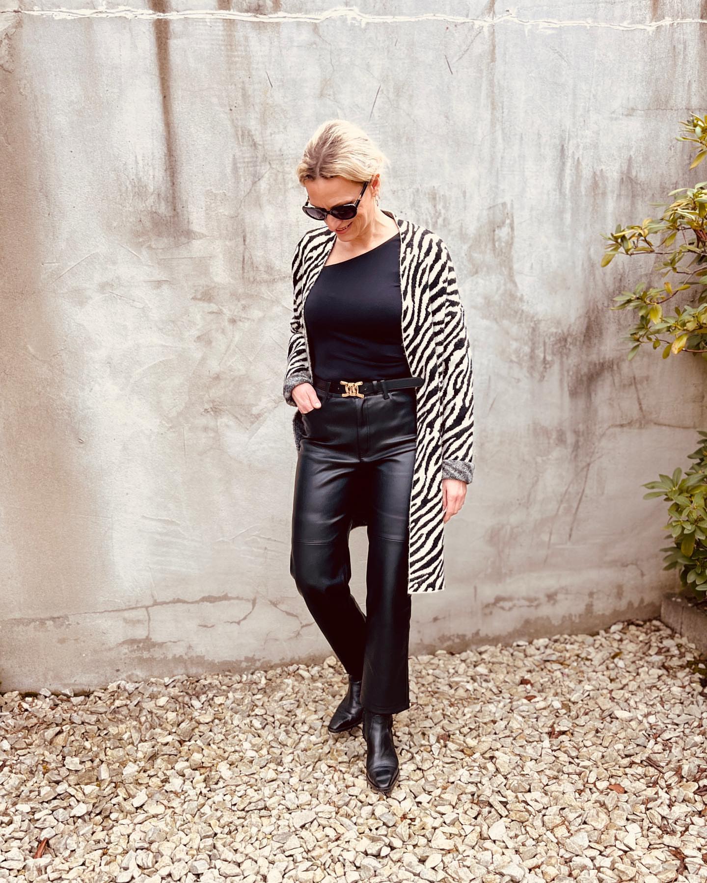 Outfits for Women Over 50 10