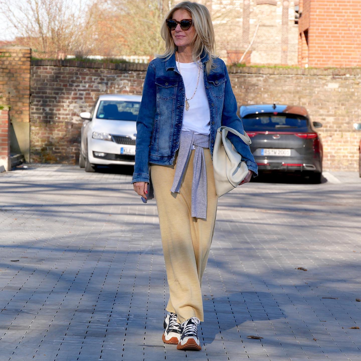 Outfits for Women Over 50 12