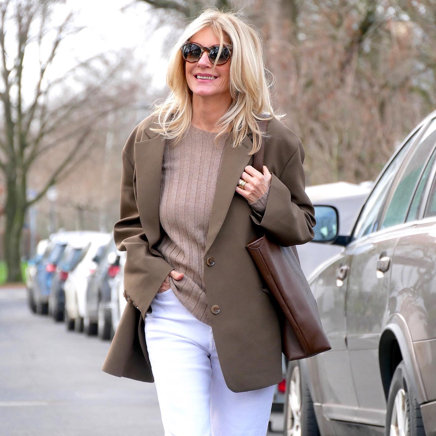 Outfits for Women Over 50 13