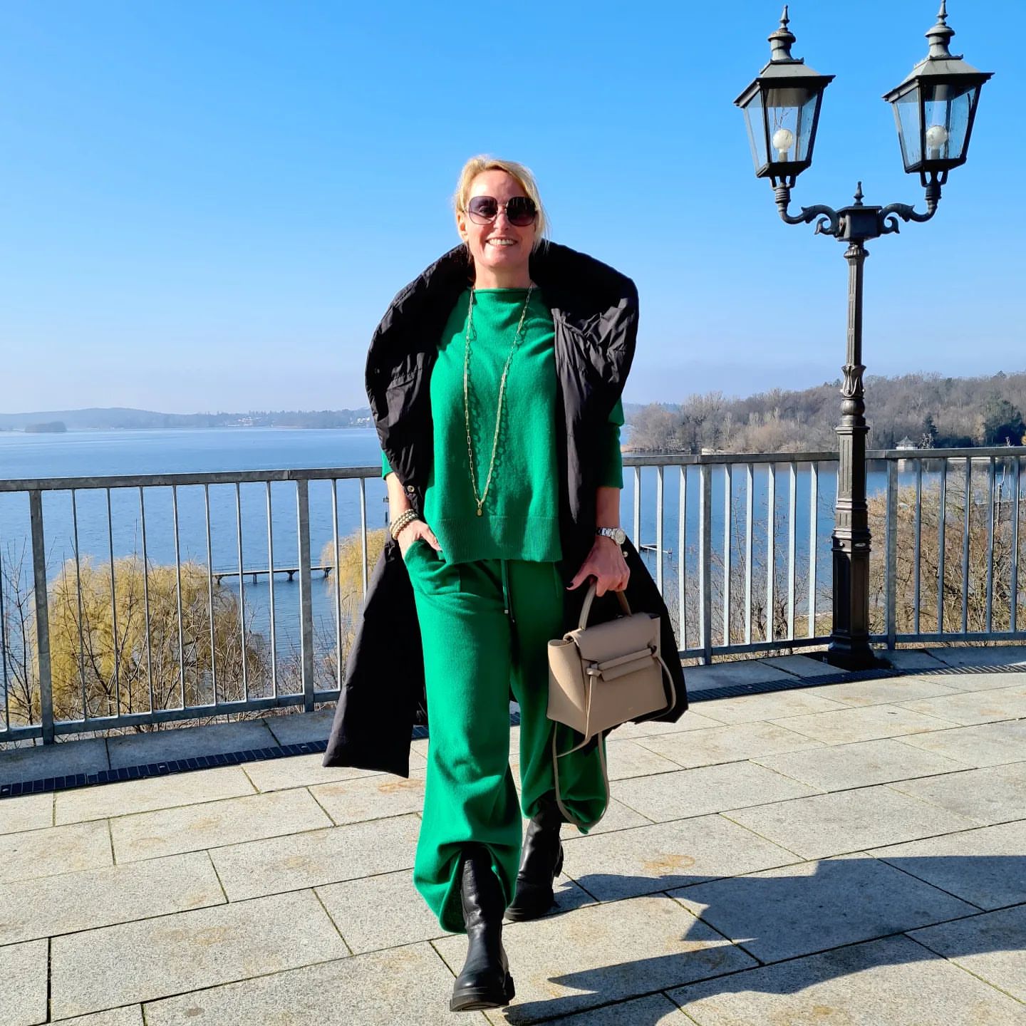 Outfits for Women Over 50 40