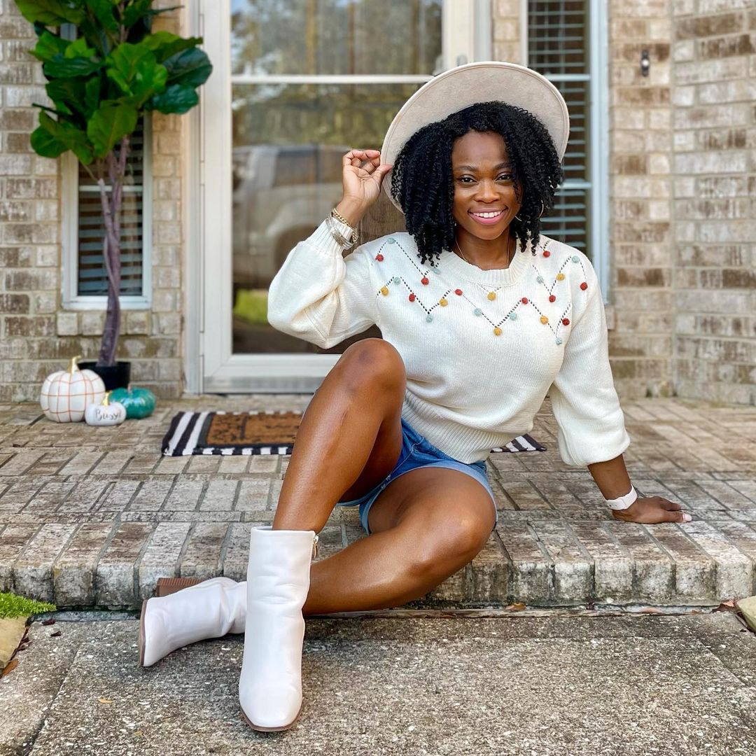 Cute cream bobble sweater with fedora and matching boots