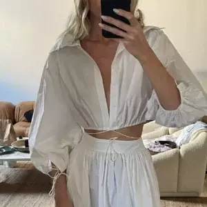 Elsa Hosk Dazzles In Chic White Outfit On Instagram