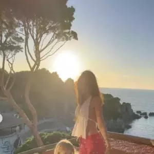 Emily Ratajkowski Effortless Elegance by Gimaguas