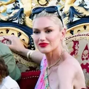 Gwen Stefanis Vibrant Look In Italy