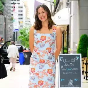 Jennifer Garners Floral Dream In New York City