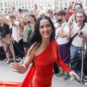 Katy Perry Dazzles In Balenciaga At Paris Event