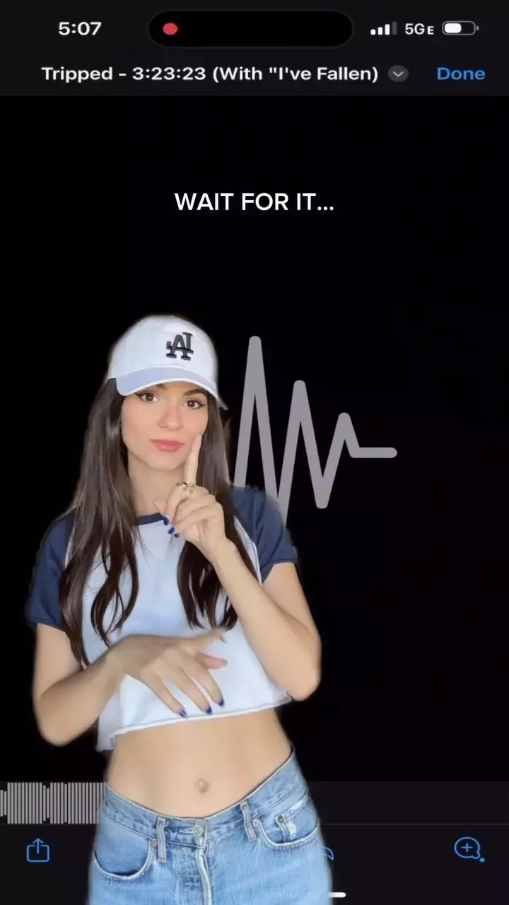 Victoria Justice Outfit