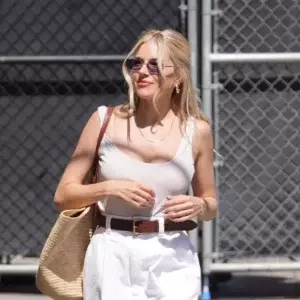 Sienna Miller Outfit