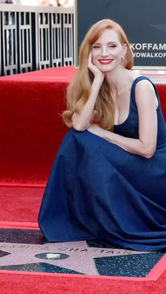 13 Jessica Chastain Hairstyles That Redefine Glam