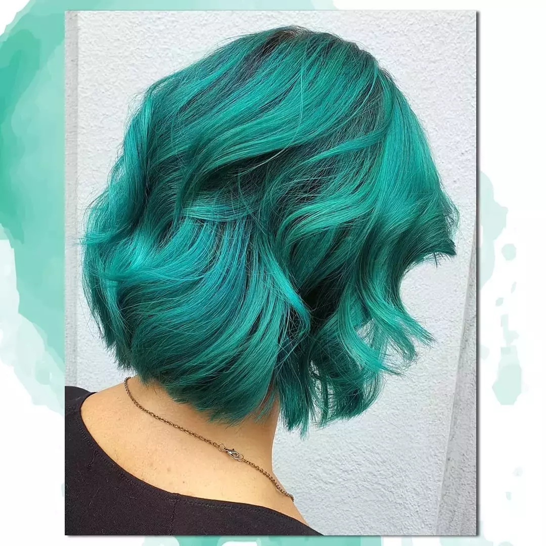 Teal Curls With High Shine