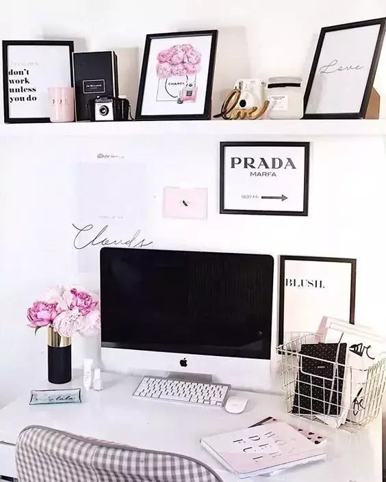 7 Things to Keep on Your Desk for a More Productive Day