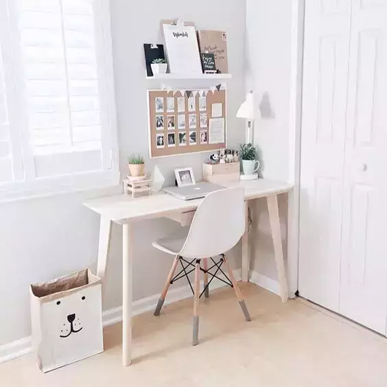 7 Things to Keep on Your Desk for a More Productive Day