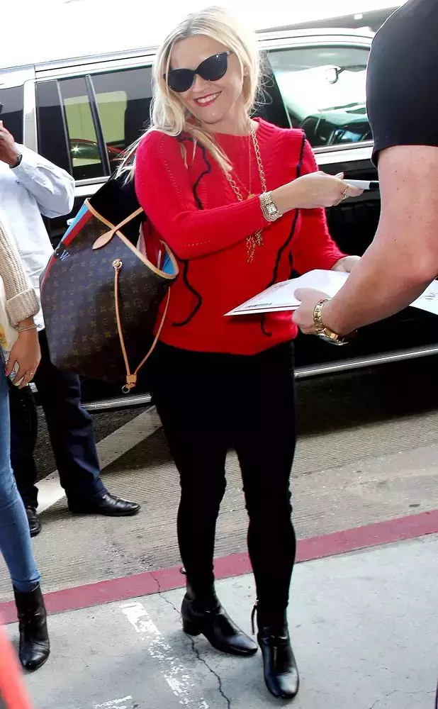 7 Reasons Why Fashionista Must Own a Louis Vuitton Neverfull Tote 7 Reasons Why Fashionista Must Own a Louis Vuitton Neverfull Tote